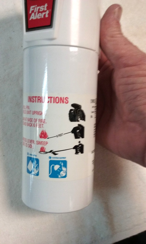 First Alert Kitchen Fire Extinguisher KFE2S5 Tested Fully Charged