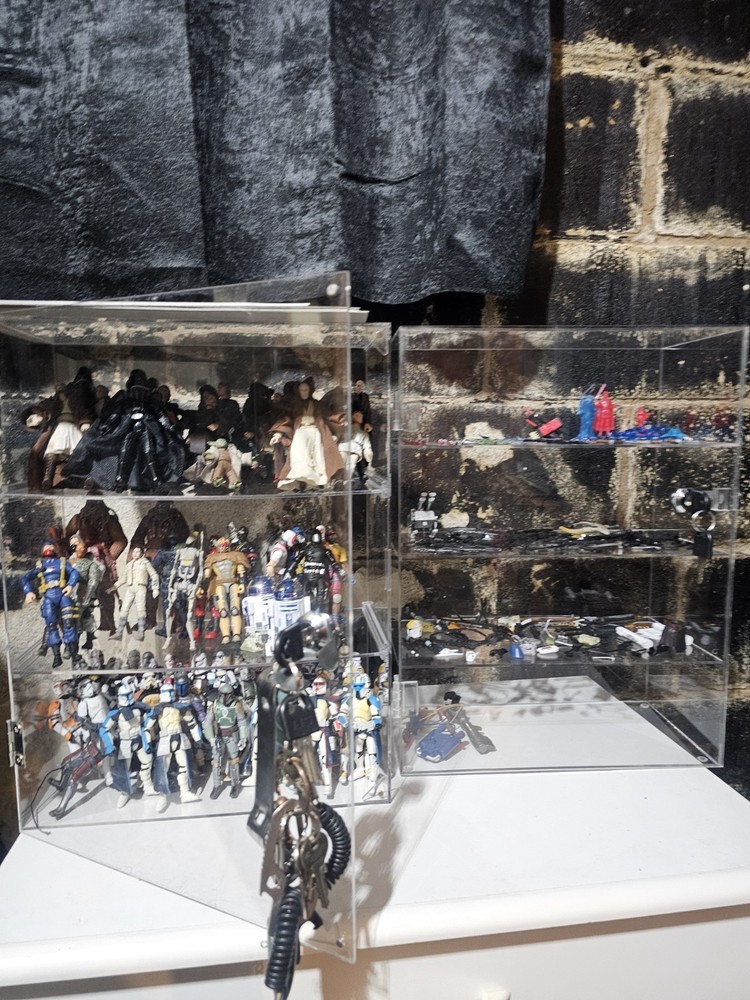 Clear Acrylic Lockable Display Case for Diecast, Figures, Collectibles