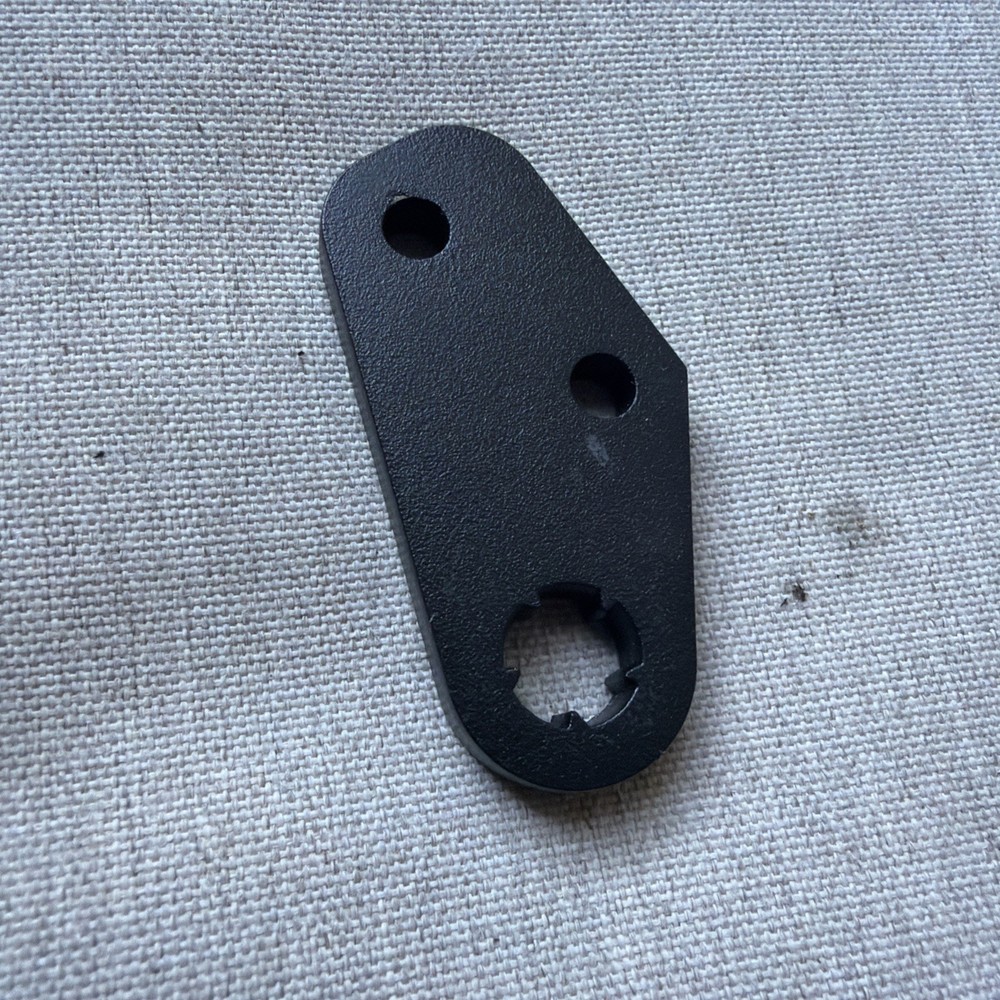 0428586 Hussmann Socket-Bottom Hinge Black