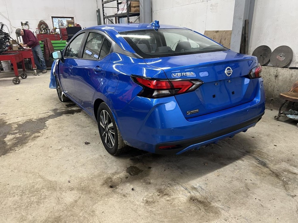 Passenger Right Front Knee Fits 20-25 VERSA 233104