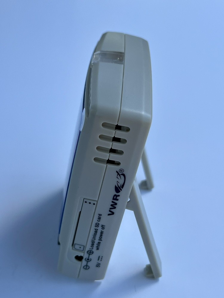 VWR 620-1965 Traceable Temperature and Humidity Data Logger With Memory Card