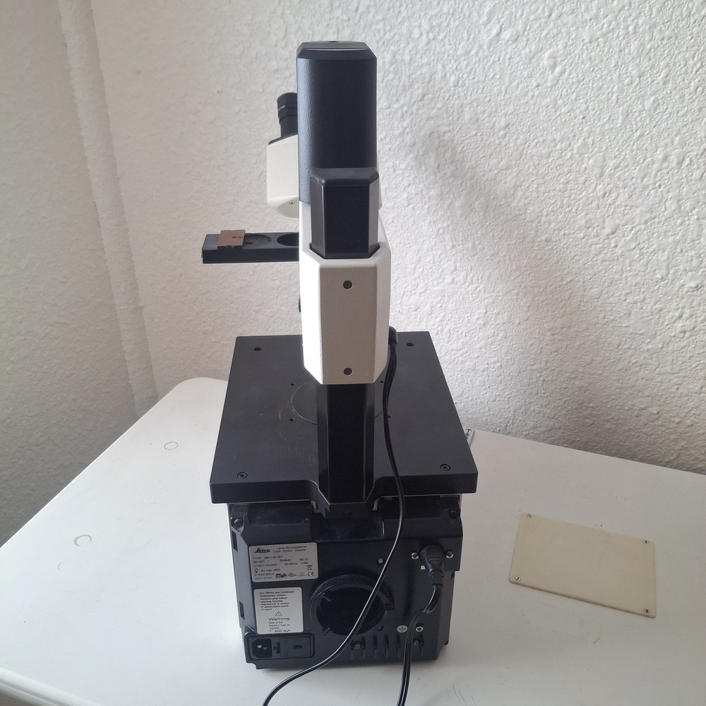 Leica / Leitz DMIL Inverted Phase Contrast Microscope with Objectives