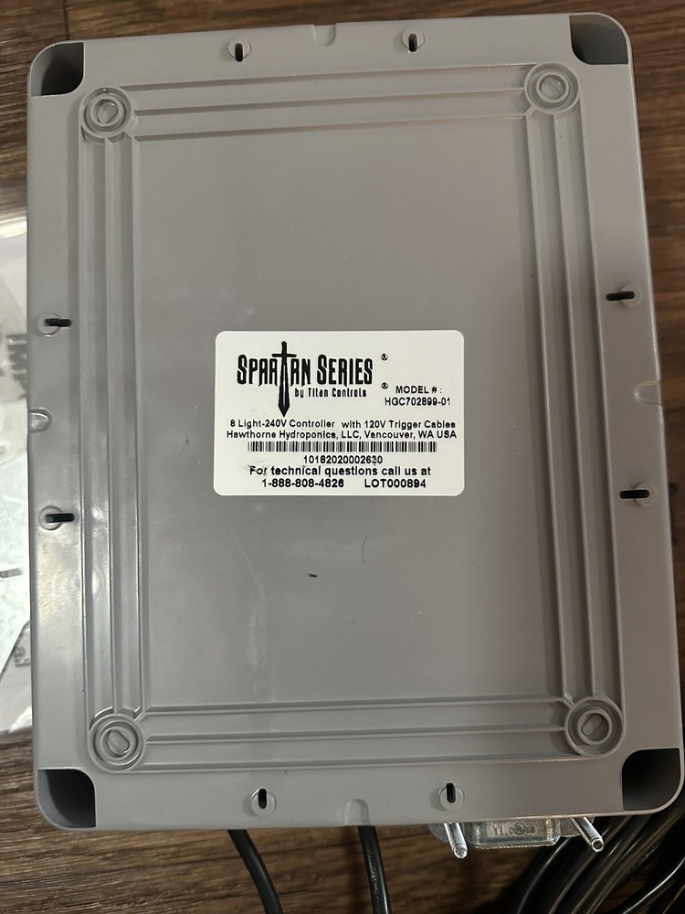 Titan Controls - Spartan Series 8 Light Controller - 240 Volt - HGC702899
