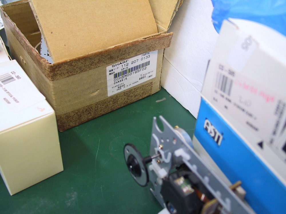 Lot of 7 COMPACT DISC (CD) PICK UPS