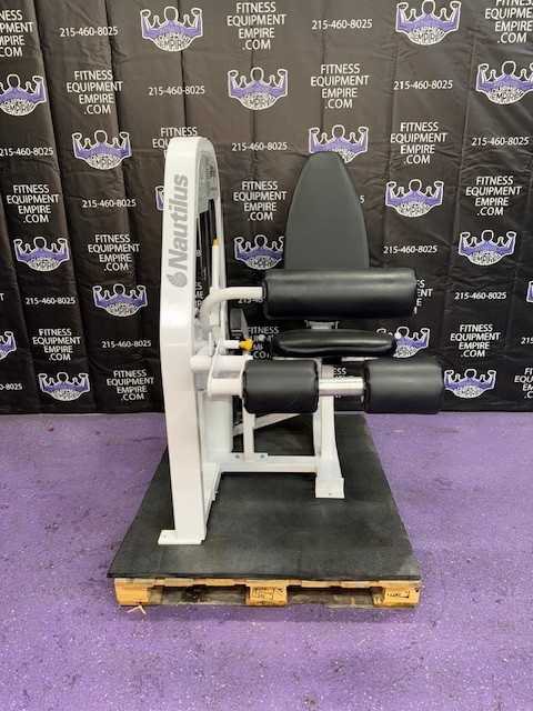 Nautilus Nitro Seated Leg Curl