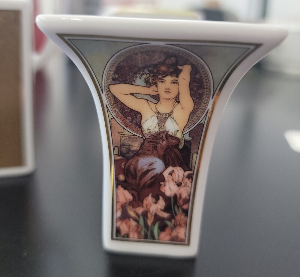 Goebel Mini Vases 4 W/ Two Mini Plates