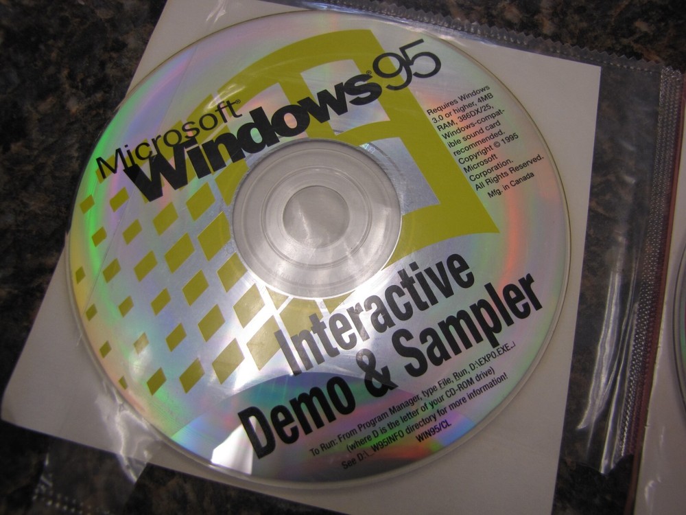 Mix Lot (4) Microsoft Windows Discs - 95 Interactive Demo & Samplers & Encarta