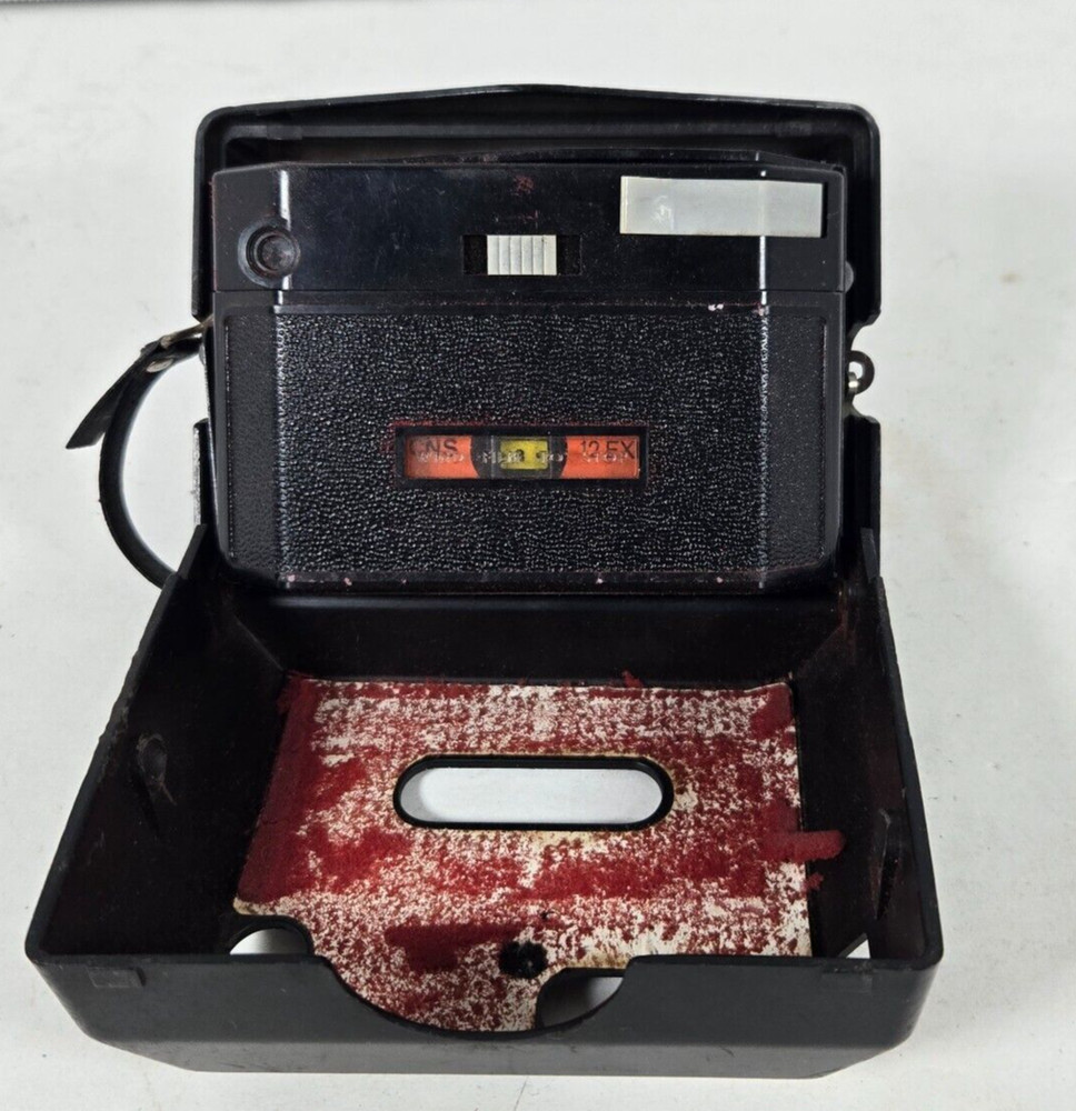 Vintage GAF Anscomatic 126 Camera and Case untested