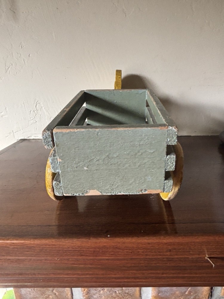 ANTIQUE WOODEN HANDMADE BABY CHICK PULLING WAGON PULL TOY RARE EASTER DECOR