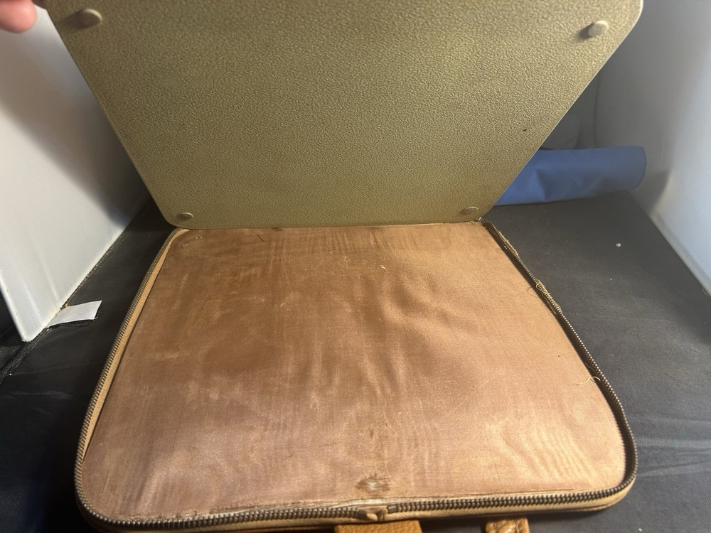 Hermes Rocket typewriter Portable Green