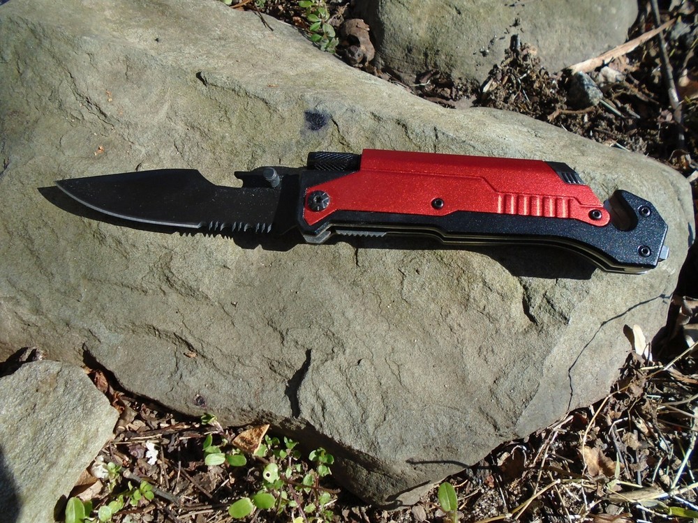Multi-Knife 6-in-1 Survival Knife | Flashlight | Firestarter | Glass Breaker