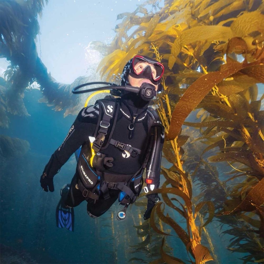 SCUBAPRO Level BCD with AIR 2 Inflator Secondary Regulator / Octo Combo, Medium