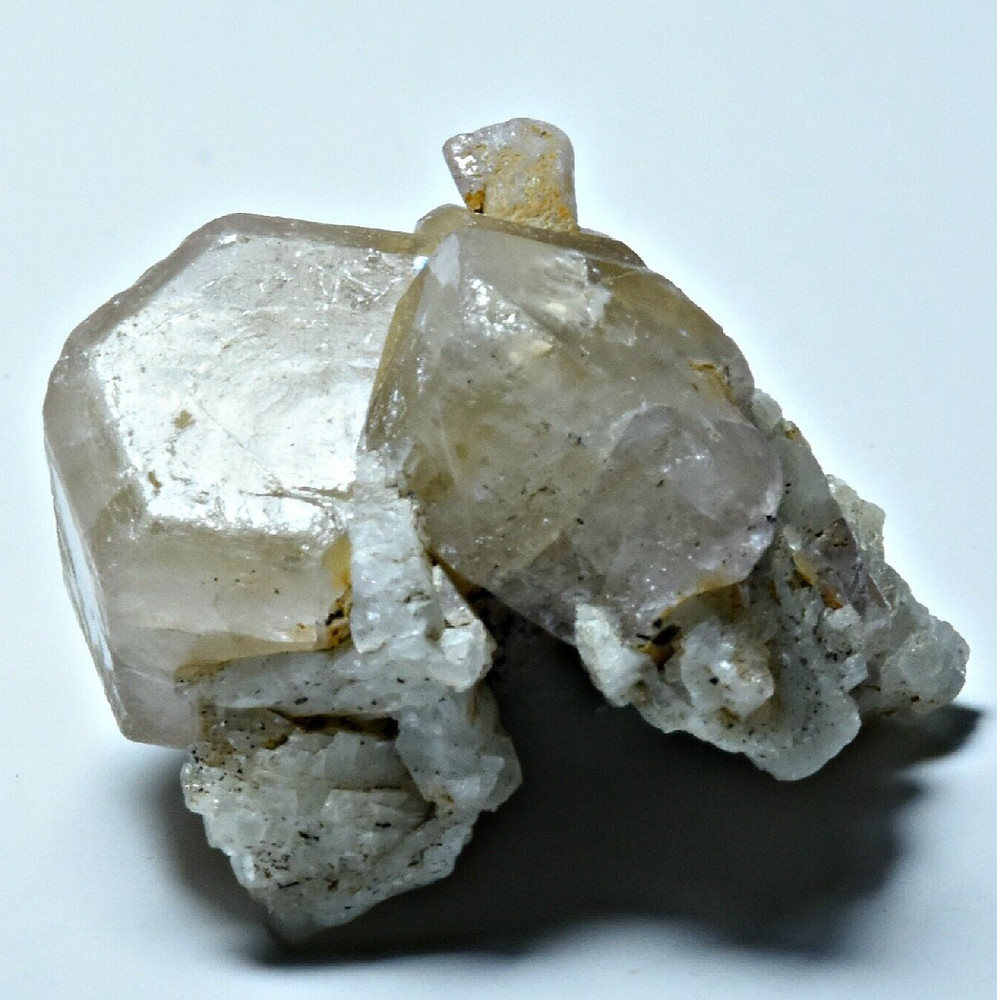 57 CT Excellent Condition Sharp Fluorescent Apatite Crystals Bunch
