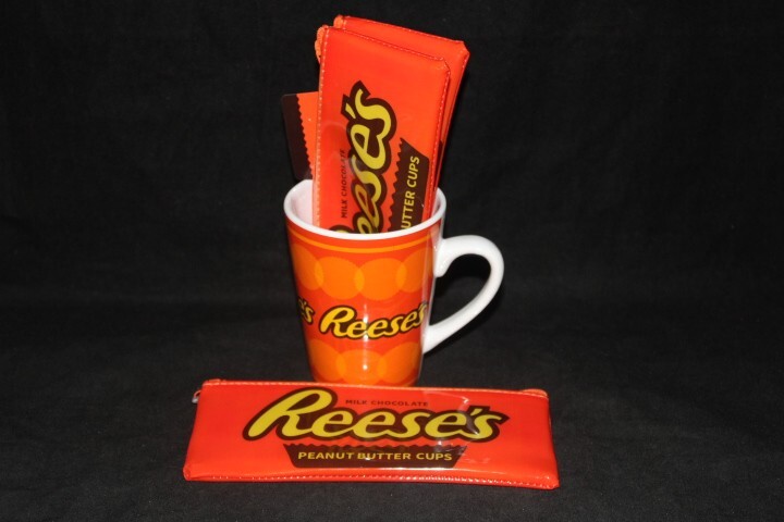 Hershey Reese's Peanut Butter Cup Ceramic Tea Coffee Mug Cup Soft Zip Cases