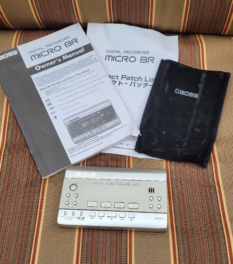 Boss Micro BR 4 Track Portable Digital Multitrack Digital Recorder  MP3 NICE!