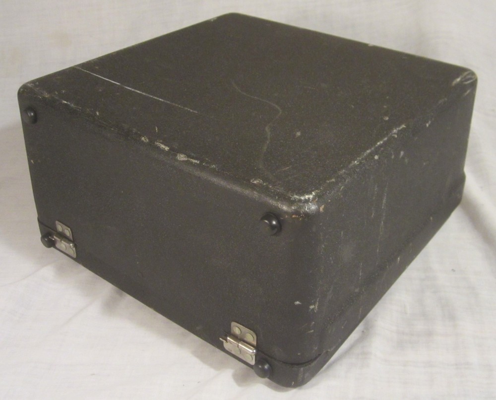 ROYAL Quiet DeLuxe Portable TYPEWRITER with HARD CASE -- 1948