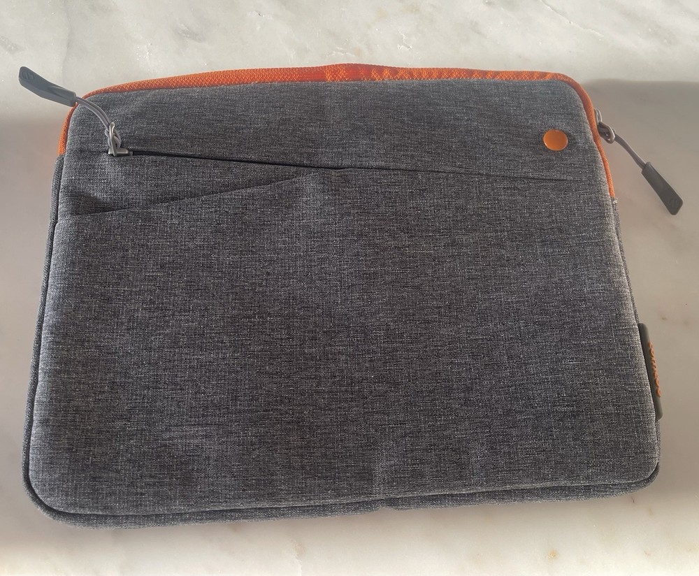 Tonic I Pad Sleeve
