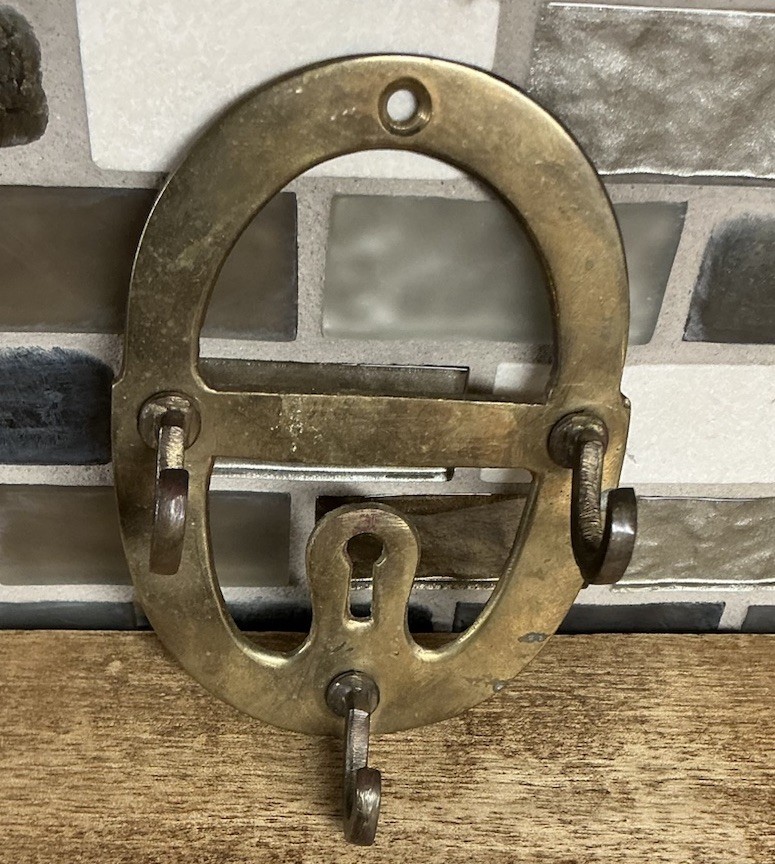 Brass Rustic Wall Mounted 3 Hook Key Holder Oval Shape Styled Keyhole Design