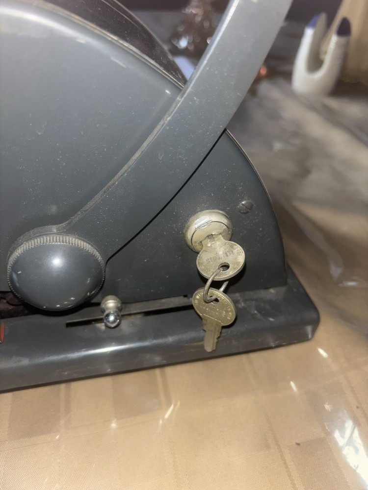 VINTAGE PAYMASTER SERIES CHECK WRITING MACHINE