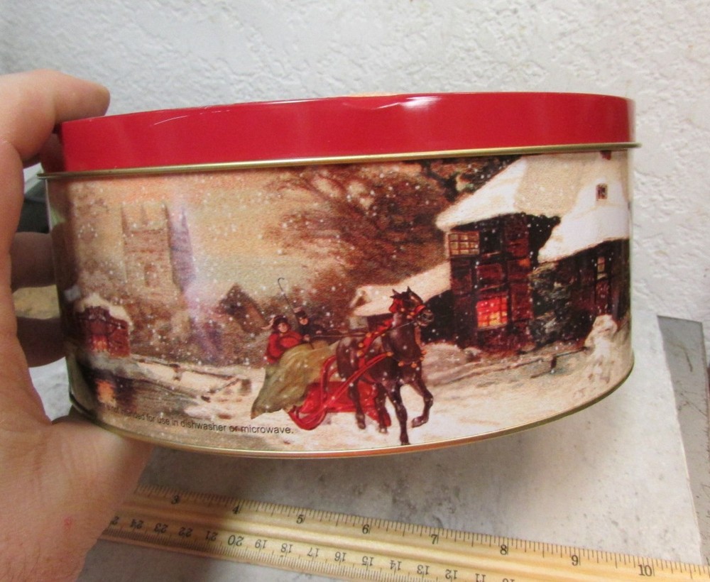 Seasons Greetings Winter Holiday Scene empty cookie tin, nice kitchen decor tin