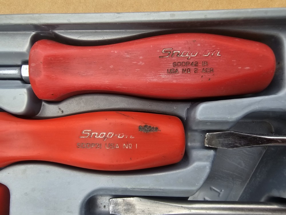 Snap-On 8 Piece RED Hard Handle Screwdriver Set