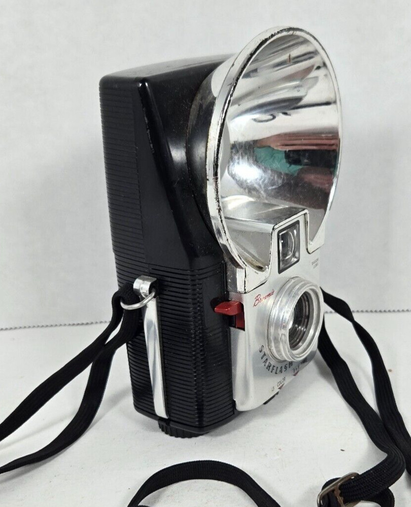 Vintage Brownie Starflash Camera Dakon Lens shutter works