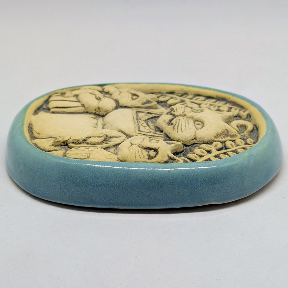 Vintage 1995 Carruth Studio Art Pottery Ceramic Cat Wall Plaque Blue Teal