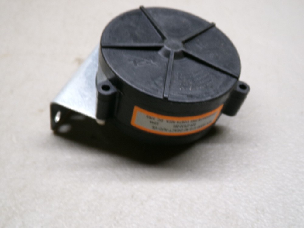 SOURCE 1 02427632001 AIR PRESSURE SWITCH