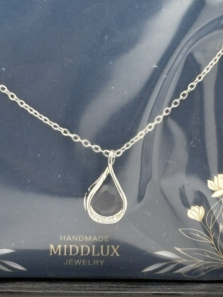 Handmade Middlux Teardrop Necklace