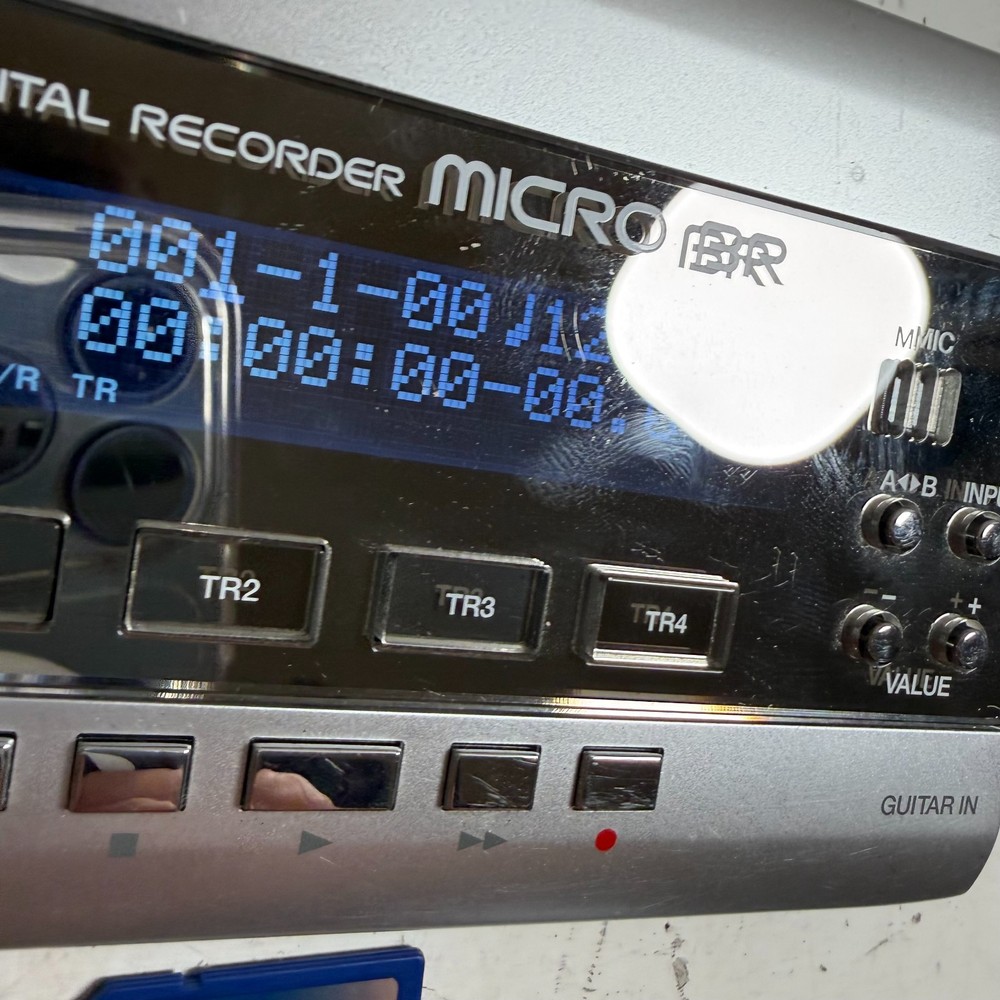 Boss Micro BR 4-Track 32 Virtual Tracks Portable Digital Multitrack Recorder
