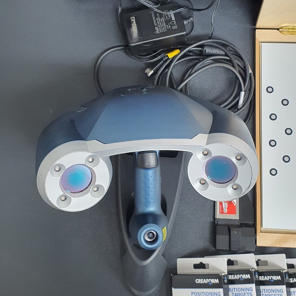 Creaform REVscan Portable 3D Scanner w/ Calibration Plate, Case