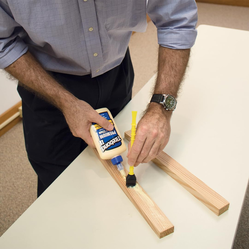 16330 Titebrush Applicator