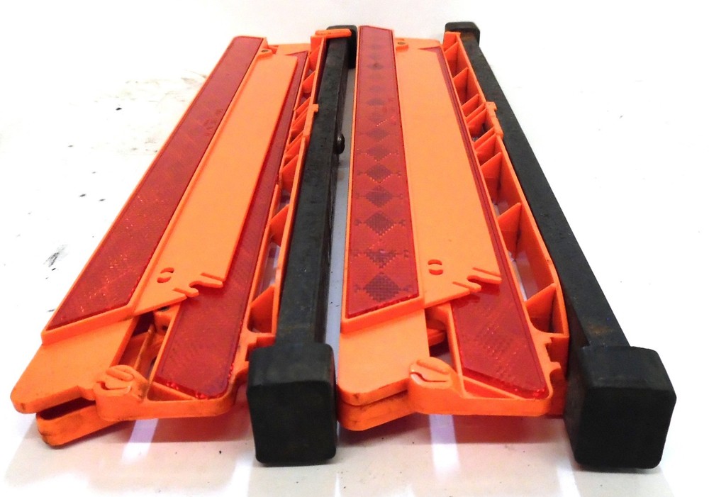 EMERGENCY WARNING TRIANGLE 7500, SET OF 2