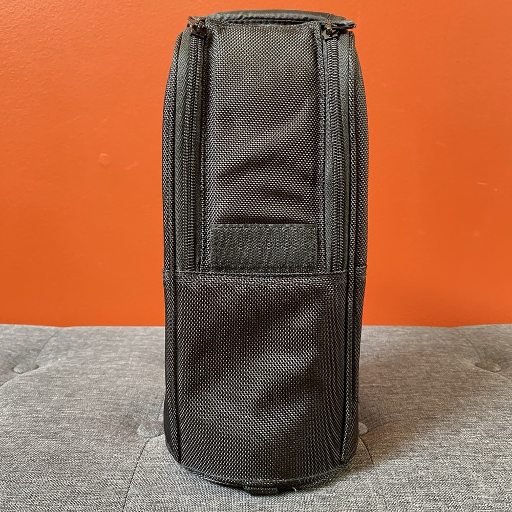 Nikon CL-M2 Lens Case (Black) EUC