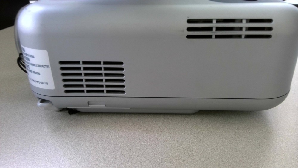 NEC VT560 XGA LCD Projector 1024x768 655 Hours