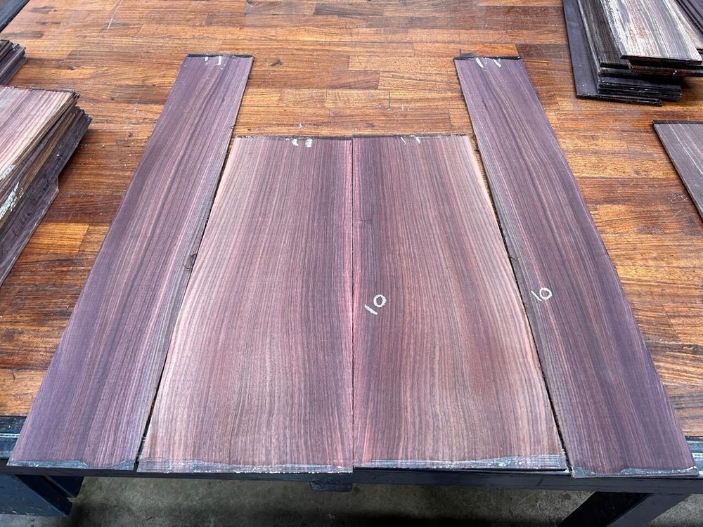 INDIAN ROSEWOOD BACK AND SIDE SET . Same Item