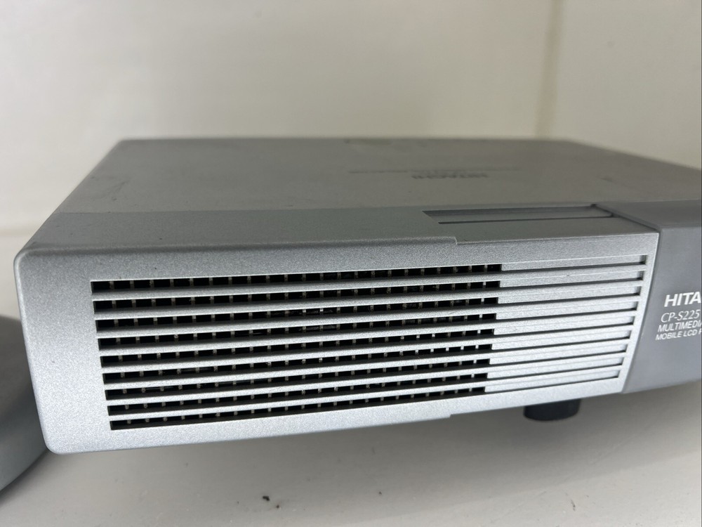 Hitachi Projector CP-S225 Multimedia Mobile LCD Projector With Mount and Remote