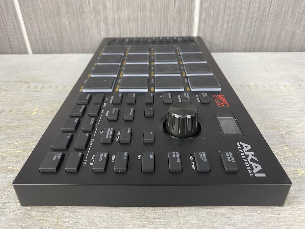 Akai Professional MPC Studio Music Production Controller Tested Great Condition