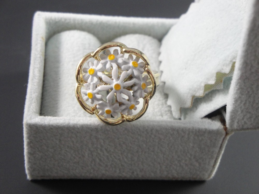 Vintage Chamomile Ring size 5 to 5.5