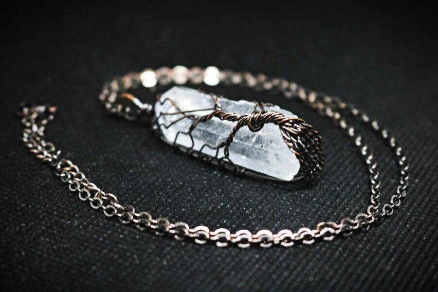 HAUNTED DOLL COMMUNICATION BOOSTING QUARTZ NECKLACE! INCREASE ACTIVITY & BOND!