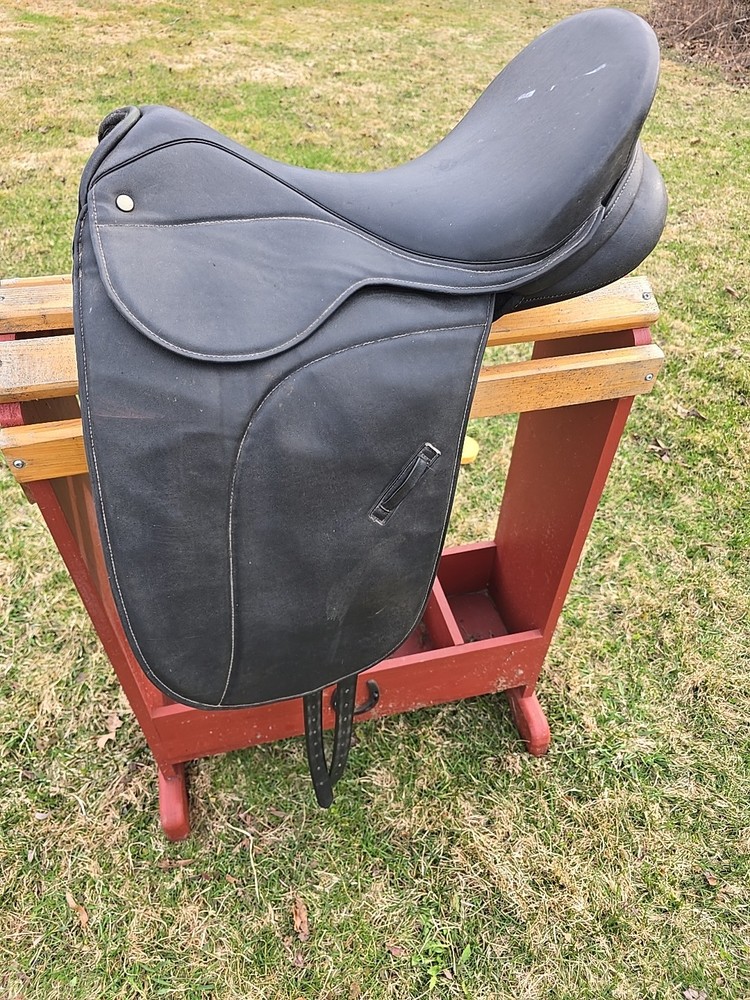 Dressage Saddle Synthetic