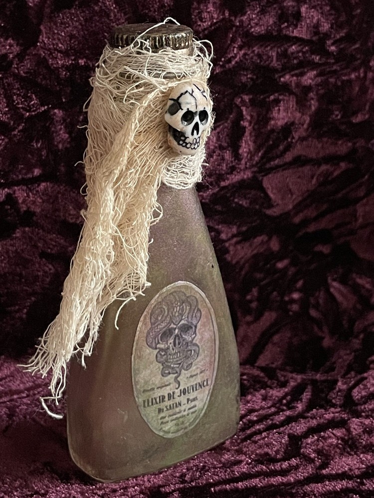 Elixer Potion Bottle Skulls Halloween Prop Jar Curses Spooky Decor