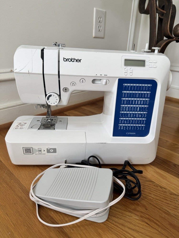 Brother CS7000X Computerized Sewing & Quilting Machine – Excellent Condition