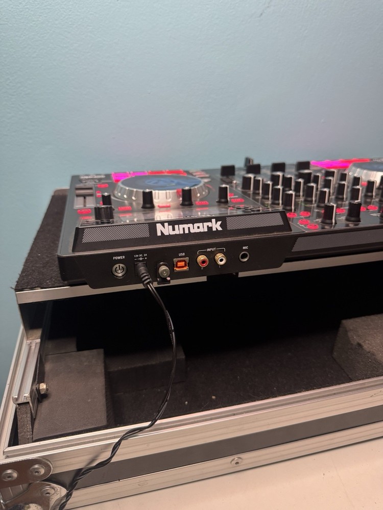 Numark NV II 2 DJ Contoller Mix Deck