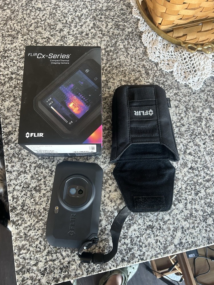 Flir C5 CX-Series Compact Handheld Thermal Imaging Camera with Protective Sleeve