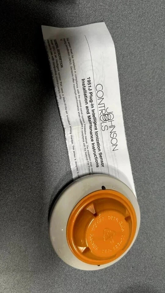 1951J Johnson Controls Smoke Detector Head only