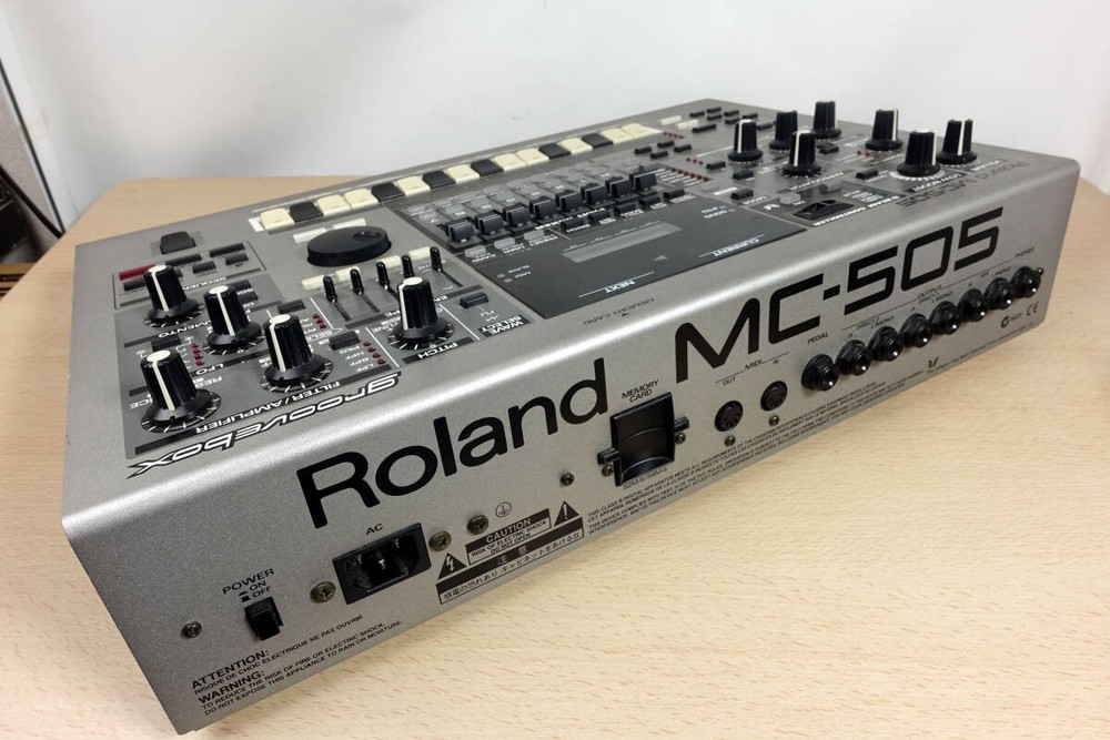 Roland MC-505 Groovebox 1998 Sequencer Sampler Used Working