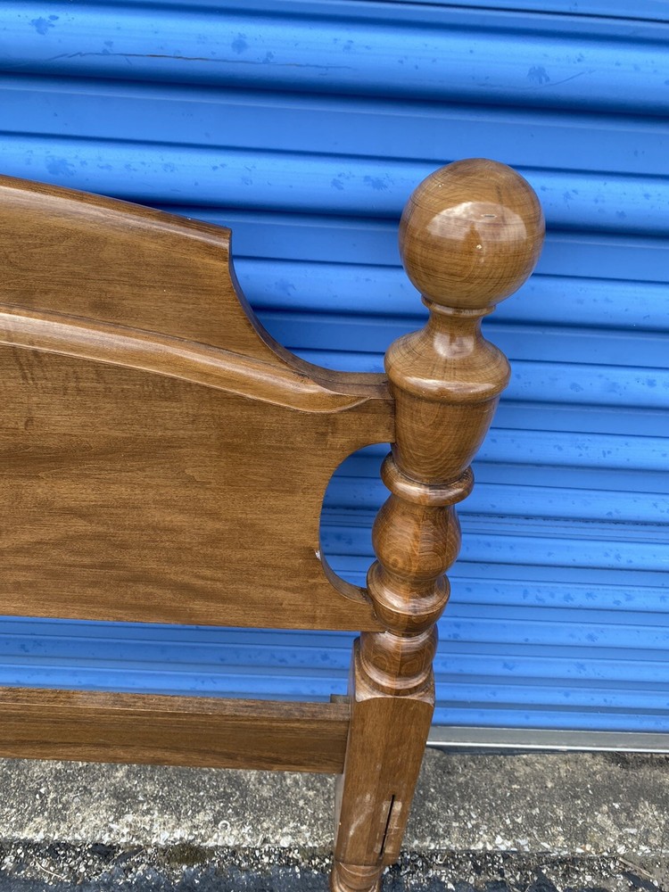 Kling Colonial (Ethan Allen) Solid Maple Twin size Cannonball Headboard