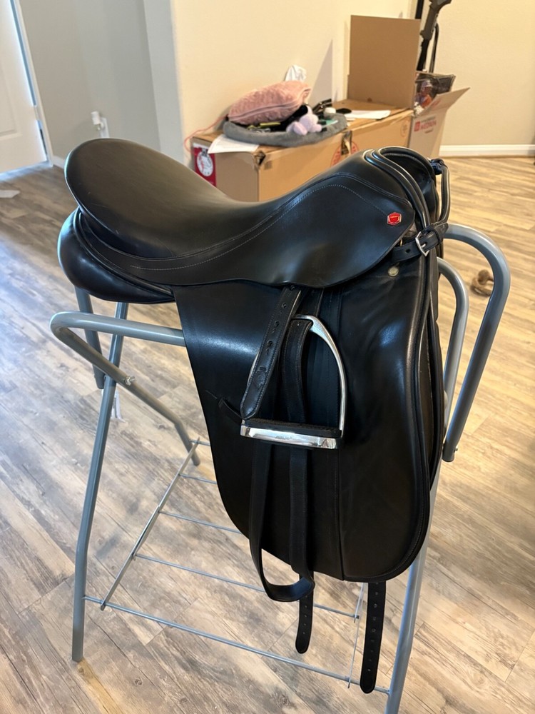 used dressage saddle 18in