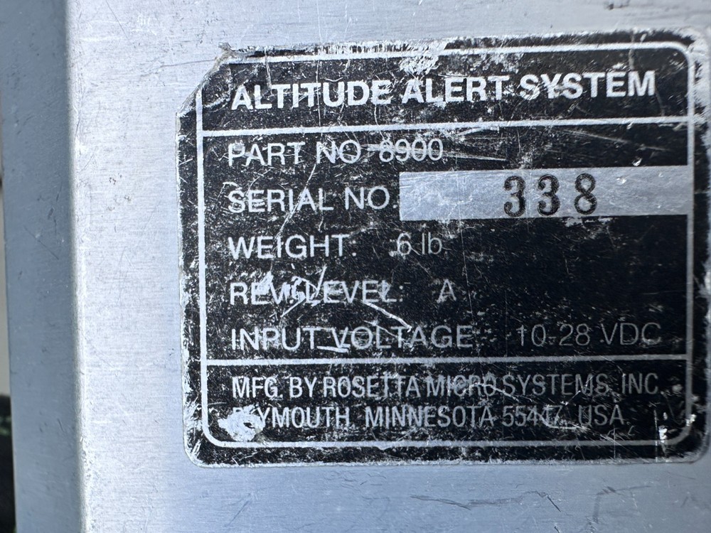 II Morrow 8900 AltiTrak Altitude Alert System